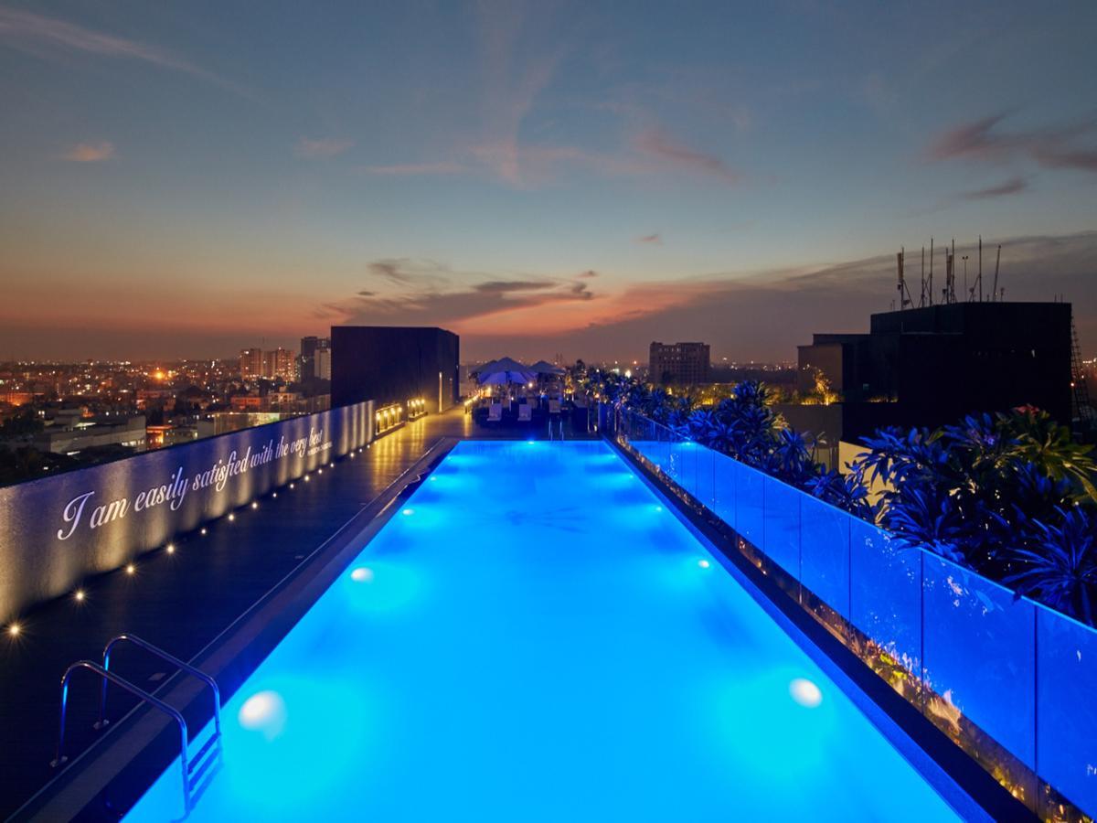 The Waverly Hotel & Residences Bangalore Bagian luar foto