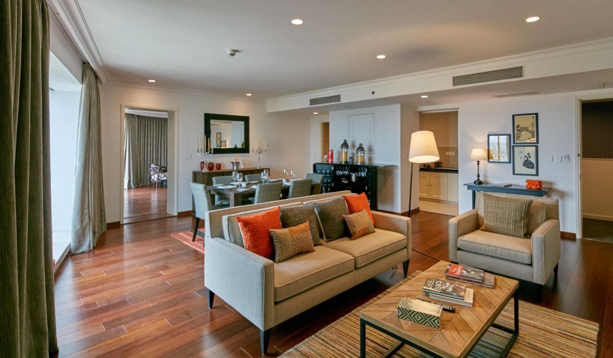 The Waverly Hotel & Residences Bangalore Bagian luar foto