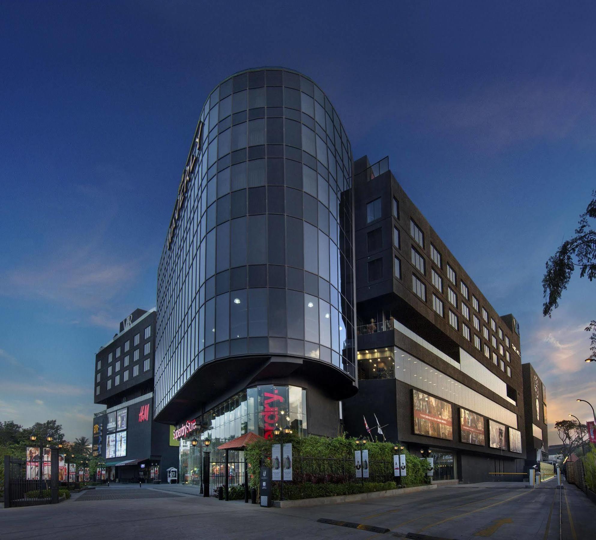 The Waverly Hotel & Residences Bangalore Bagian luar foto